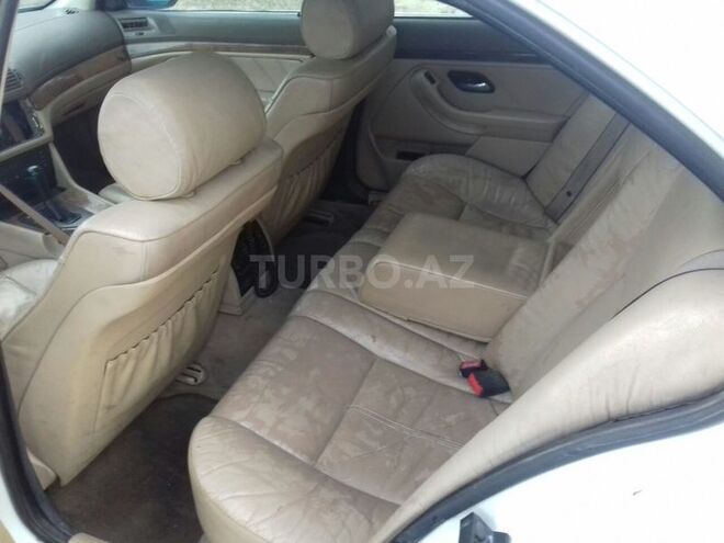 BMW 528 2000, 270,000 km - 2.8 l - Bakı