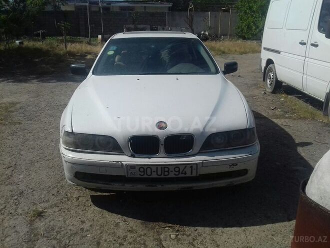 BMW 528 2000, 270,000 km - 2.8 l - Bakı