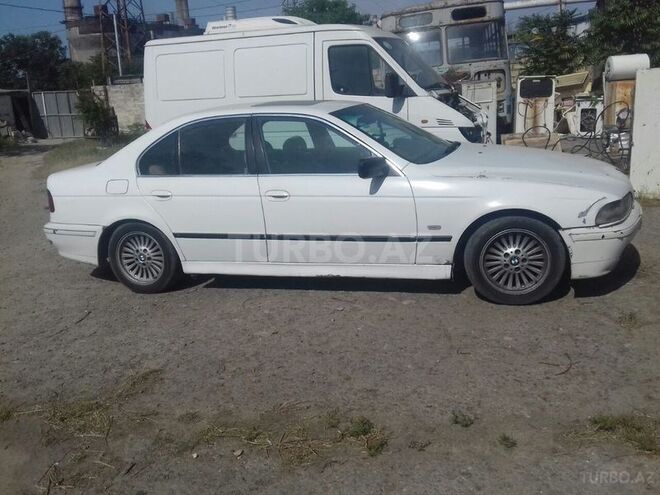 BMW 528 2000, 270,000 km - 2.8 l - Bakı