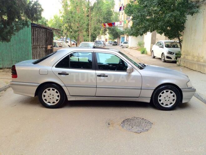 Mercedes C 200 1998, 175,000 km - 2.0 л - Bakı