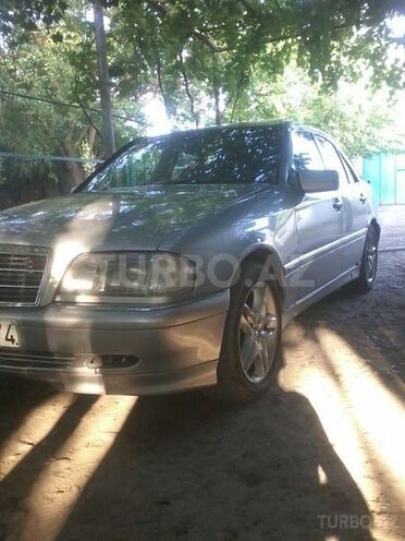 Mercedes C 250 1997, 267,400 km - 2.5 l - Bakı