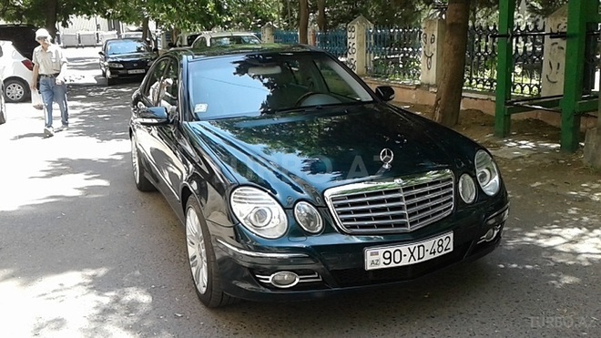 Mercedes E 240 2002, 210,000 km - 2.6 l - Bakı
