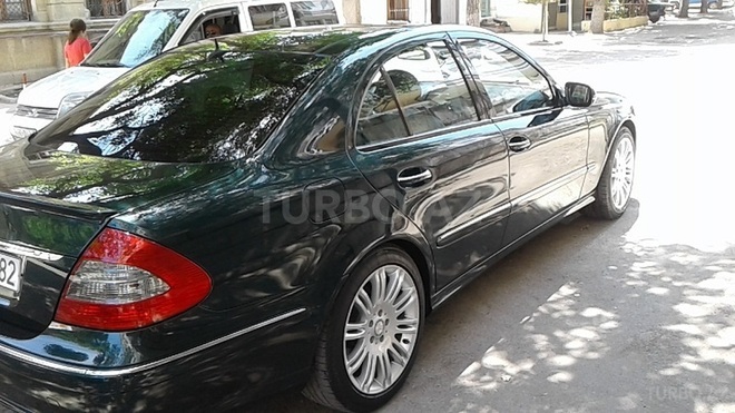 Mercedes E 240 2002, 210,000 km - 2.6 l - Bakı