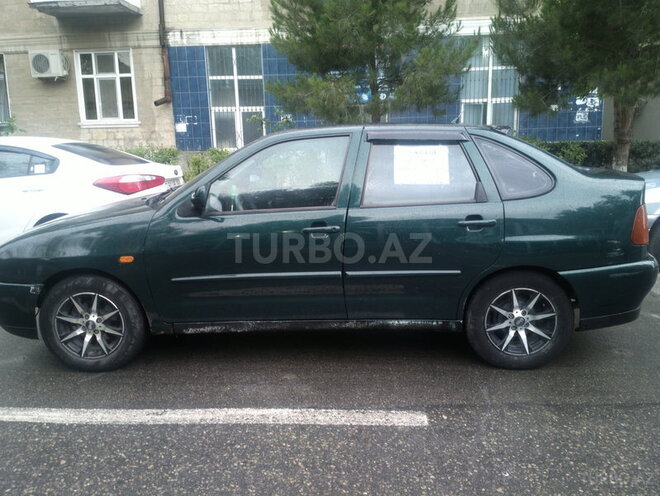 Volkswagen Polo 1997, 160,000 km - 1.6 l - Sumqayıt