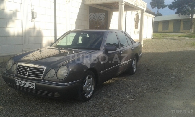 Mercedes E 230 1995, 301,000 km - 2.3 л - Şəmkir