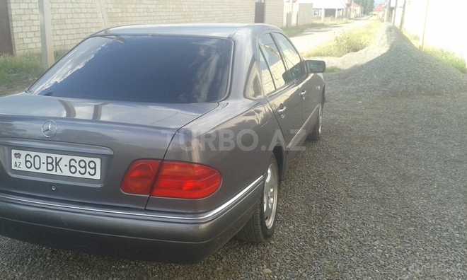 Mercedes E 230 1995, 301,000 km - 2.3 л - Şəmkir