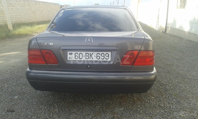 Mercedes E 230 1995, 301,000 km - 2.3 л - Şəmkir