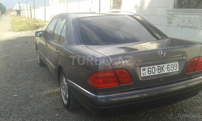 Mercedes E 230 1995, 301,000 km - 2.3 л - Şəmkir