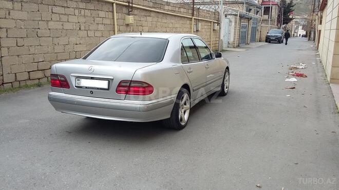 Mercedes E 240 2001, 275,600 km - 2.4 л - Bakı