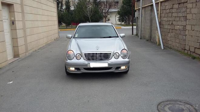 Mercedes E 240 2001, 275,600 km - 2.4 л - Bakı