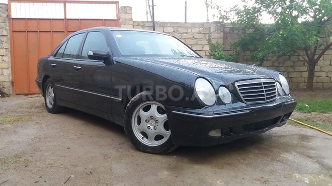 Mercedes E 220 2002, 222,430 km - 2.2 l - Sumqayıt