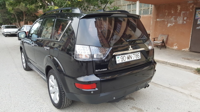 Mitsubishi Outlander 2011, 69,000 km - 3.0 л - Bakı