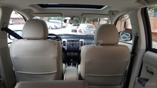 Mitsubishi Outlander 2011, 69,000 km - 3.0 л - Bakı
