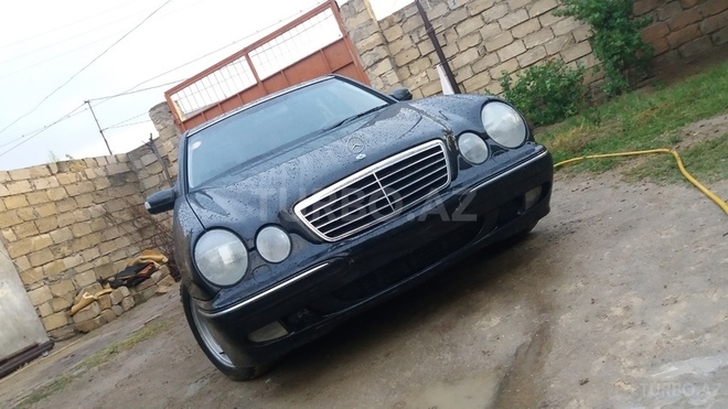 Mercedes E 220 2002, 222,430 km - 2.2 l - Sumqayıt