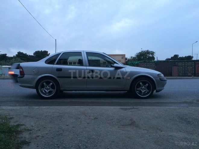Opel Vectra 1998, 290,000 km - 2.0 l - Bakı