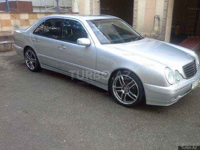 Mercedes E 320 2001, 90,128 km - 3.2 l - Bakı