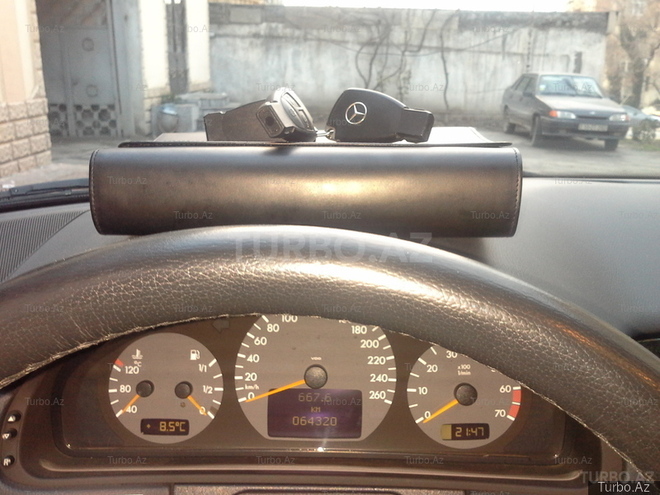 Mercedes E 320 2001, 90,128 km - 3.2 l - Bakı