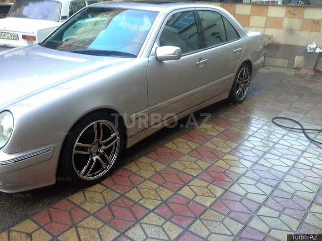 Mercedes E 320 2001, 90,128 km - 3.2 l - Bakı