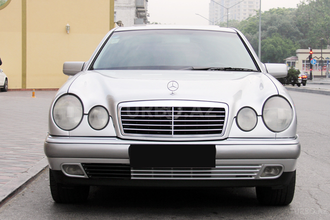 Mercedes E 280 1998, 303,000 km - 2.8 l - Bakı