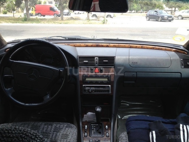 Mercedes C 230 1998, 196,000 km - 2.3 l - Bakı