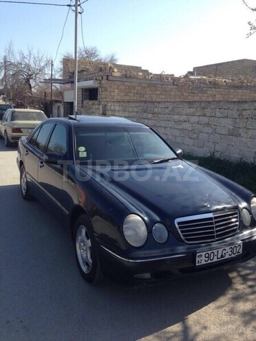 Mercedes E 220 2000, 435,000 km - 2.2 l - Bakı