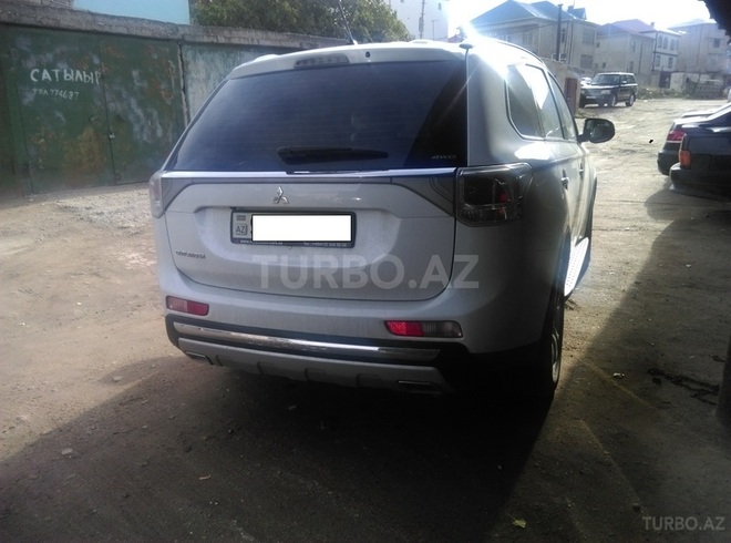 Mitsubishi Outlander 2014, 22,500 km - 2.4 l - Bakı