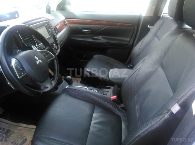 Mitsubishi Outlander 2014, 22,500 km - 2.4 l - Bakı