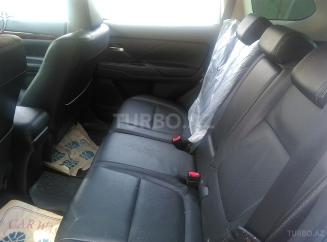 Mitsubishi Outlander 2014, 22,500 km - 2.4 l - Bakı