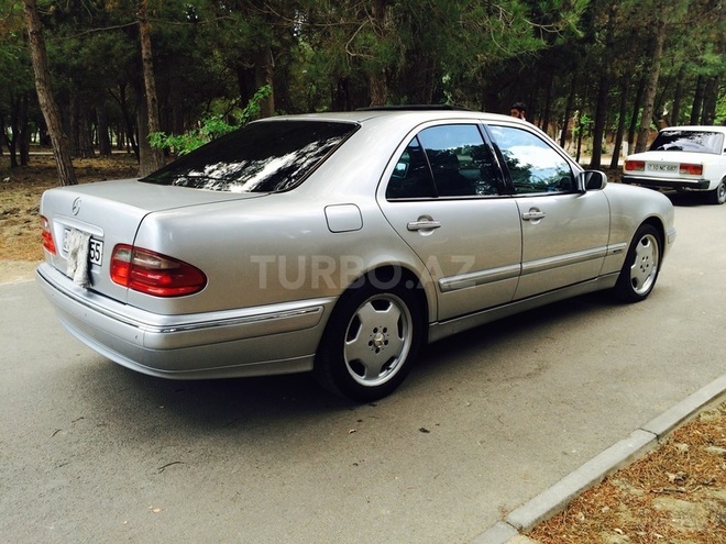 Mercedes E 240 2001, 317,041 km - 2.4 l - Bakı