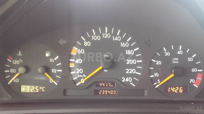 Mercedes E 200 1998, 239,400 km - 2.0 л - Bakı