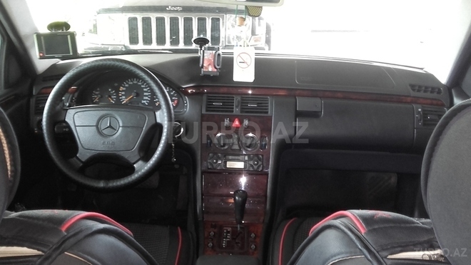 Mercedes E 200 1998, 239,400 km - 2.0 л - Bakı