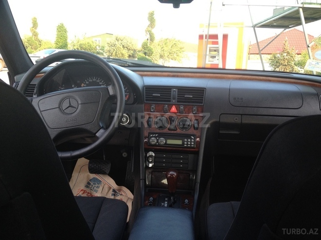 Mercedes C 180 1995, 187,000 km - 1.8 l - Bakı