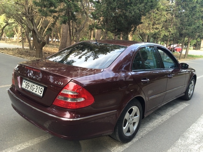Mercedes E 220 2006, 197,000 km - 2.2 l - Sumqayıt