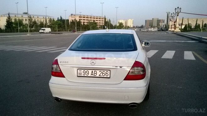 Mercedes E 350 2008, 215,000 km - 3.5 l - Bakı