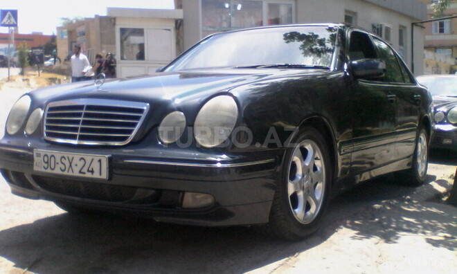 Mercedes E 220 2000, 240,000 km - 2.2 l - Bakı