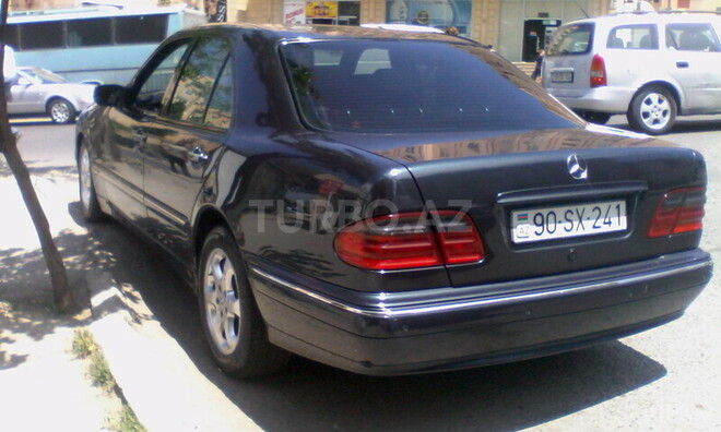 Mercedes E 220 2000, 240,000 km - 2.2 l - Bakı
