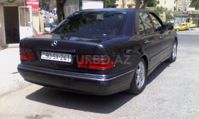 Mercedes E 220 2000, 240,000 km - 2.2 l - Bakı