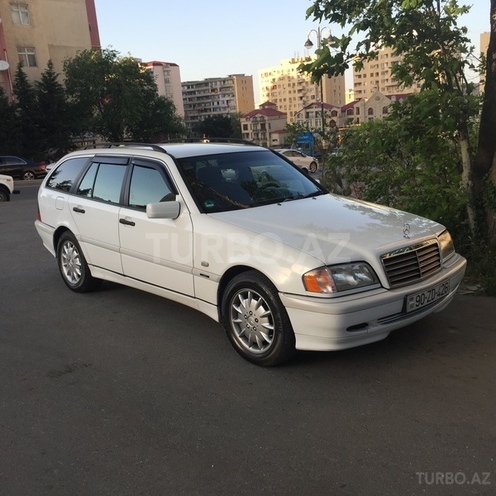 Mercedes C 220 2000, 257,000 km - 2.2 l - Bakı