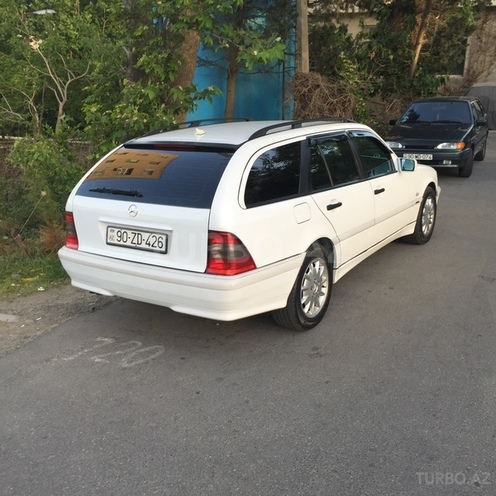Mercedes C 220 2000, 257,000 km - 2.2 l - Bakı