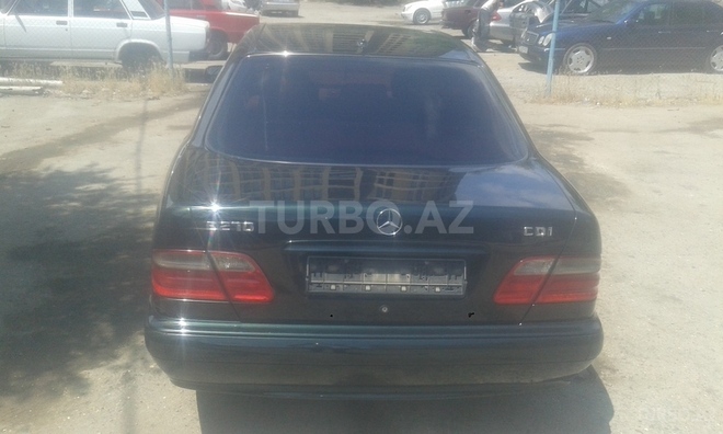 Mercedes E 270 2000, 280,000 km - 2.7 л - Bakı