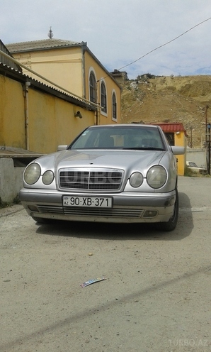 Mercedes E 220 1996, 250,000 km - 2.2 l - Bakı