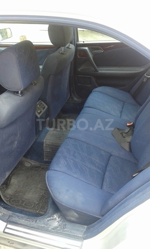 Mercedes E 220 1996, 250,000 km - 2.2 l - Bakı