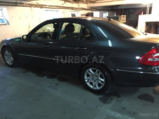 Mercedes E 320 2004, 198,000 km - 3.2 l - Bakı