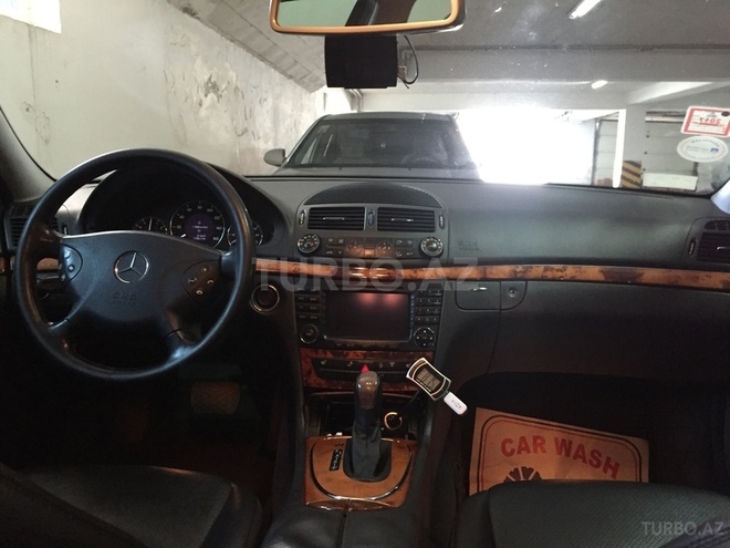 Mercedes E 320 2004, 198,000 km - 3.2 l - Bakı