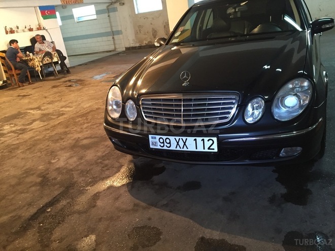 Mercedes E 320 2004, 198,000 km - 3.2 l - Bakı