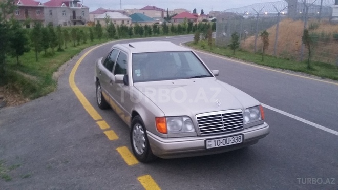 Mercedes E 220 1994, 300,000 km - 2.2 l - Bakı