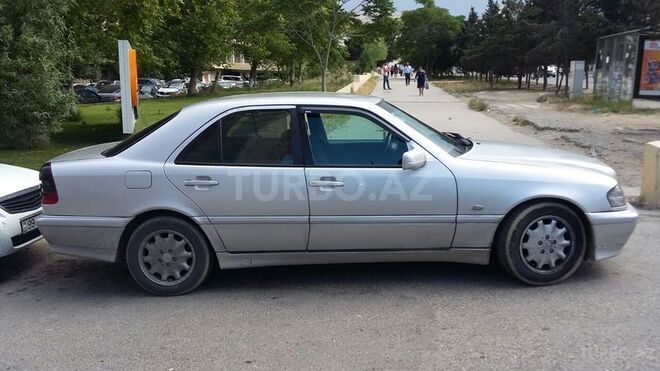 Mercedes C 220 2000, 457,000 km - 2.2 l - Bakı