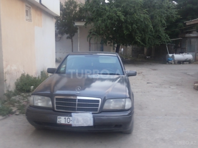 Mercedes C 220 1994, 324,000 km - 2.2 л - Salyan