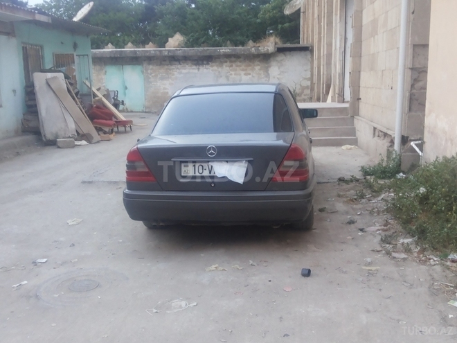 Mercedes C 220 1994, 324,000 km - 2.2 л - Salyan