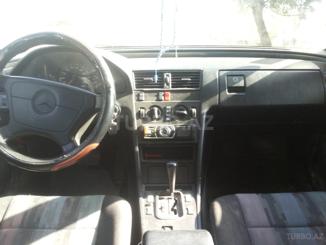 Mercedes C 220 1994, 324,000 km - 2.2 л - Salyan
